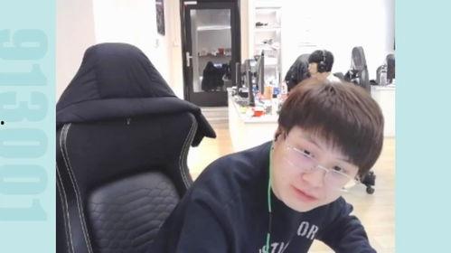 兔子吃蓝色瓜gif,兔子美食时光