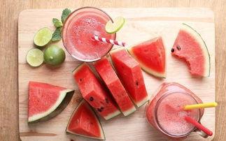 大暑时节吃瓜群众,瓜果飘香，消暑解渴的夏日美食盛宴