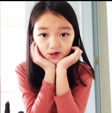 15岁女吃瓜,15岁少女的瓜田奇遇记