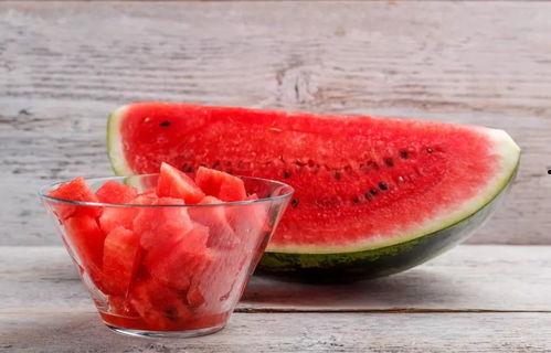 美甲师吃瓜,揭秘美甲行业背后的秘密与趣闻