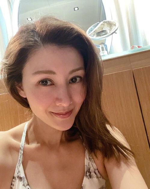 港星女神吃瓜,揭秘娱乐圈幕后真相