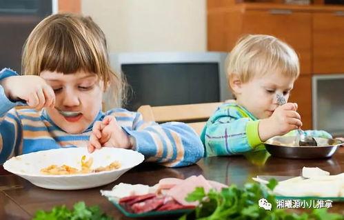 婴儿吃瓜好得劲,健康成长好得劲
