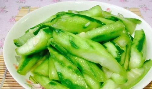 每日吃瓜的做法,轻松掌握吃瓜技巧，畅享夏日清凉时光
