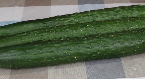 每日吃瓜的做法,轻松掌握吃瓜技巧，畅享夏日清凉时光