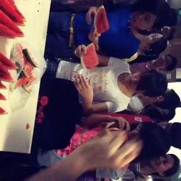 宝哥吃瓜合集,揭秘娱乐圈那些不为人知的幕后故事