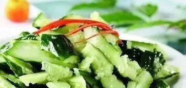 边吃美食边吃瓜,尽享生活美好时光