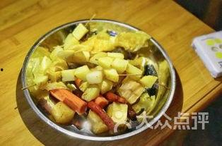 成都花园吃瓜,夏日消暑吃瓜，体验地道成都休闲生活