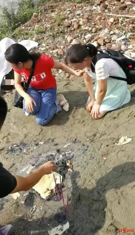 吃瓜路边发现尸体,吃瓜群众目睹惨剧，警方全力调查