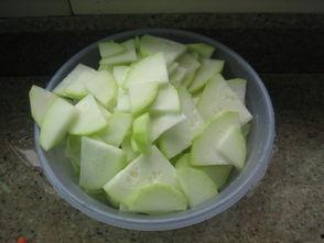 冷水面吃瓜,冷水面吃瓜，尽享夏日风情