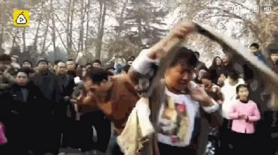 吃瓜大爷大妈,揭秘社区里的“舆论风向标”