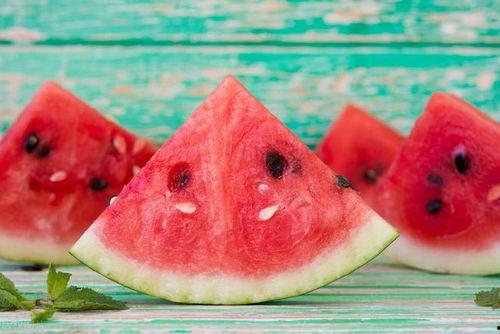 朋友请夏天吃瓜文案,一起“瓜”乐无穷！