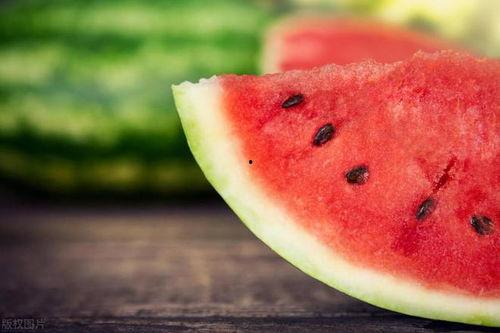 朋友请夏天吃瓜文案,一起“瓜”乐无穷！